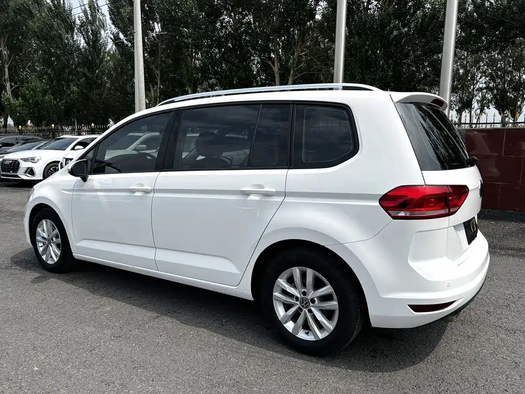Volkswagen Touran — миниатюра 7