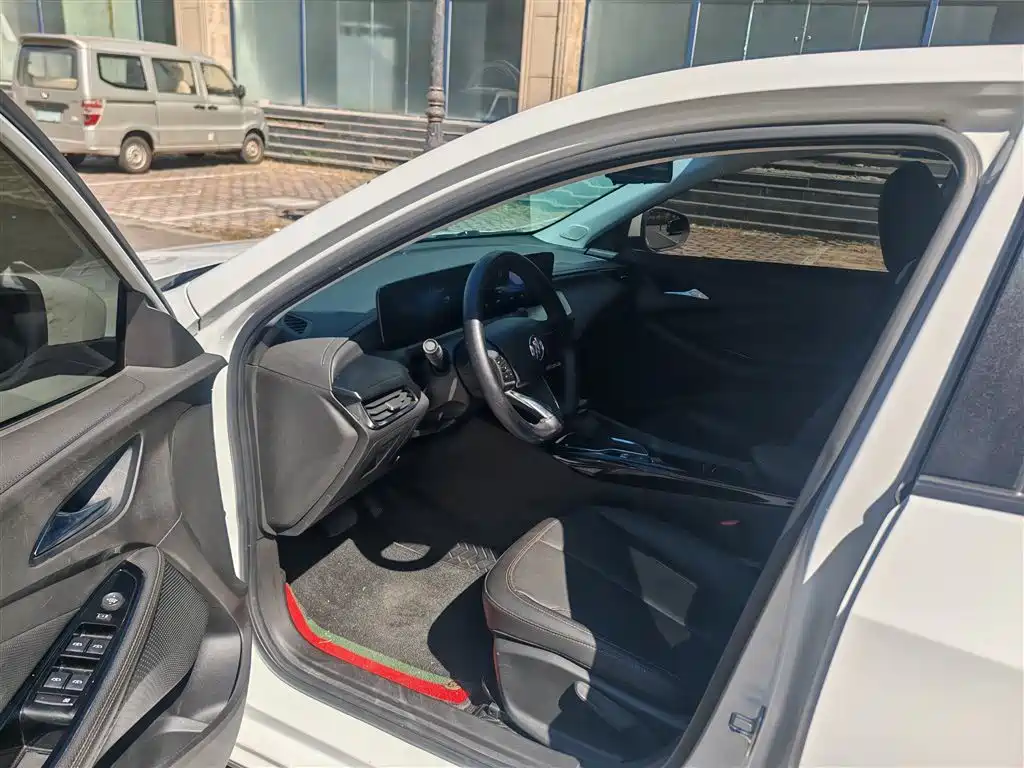 Buick Verano — миниатюра 13