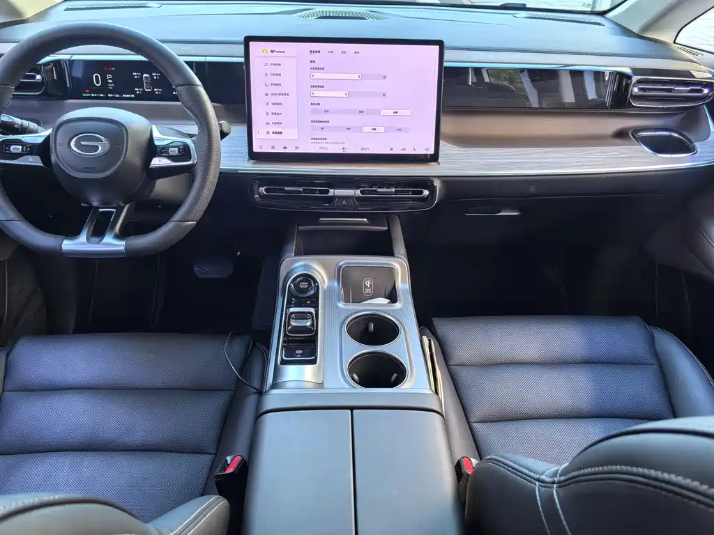 GAC Motor Trumpchi E8 PHEV — миниатюра 12