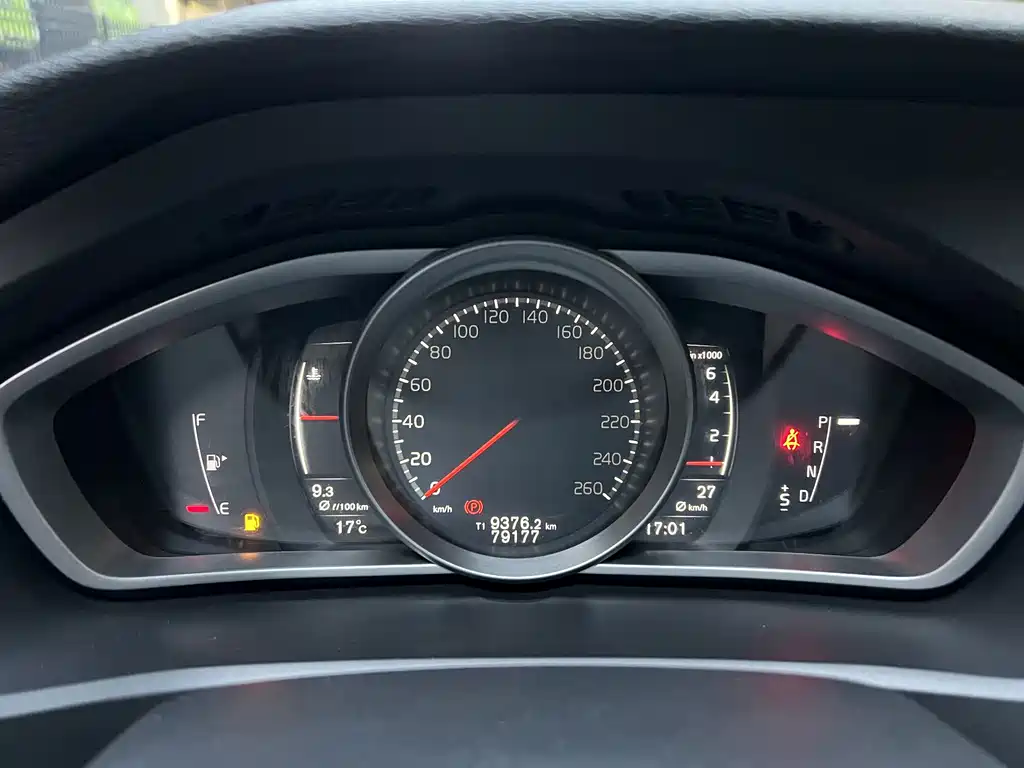 Volvo V40 — миниатюра 13