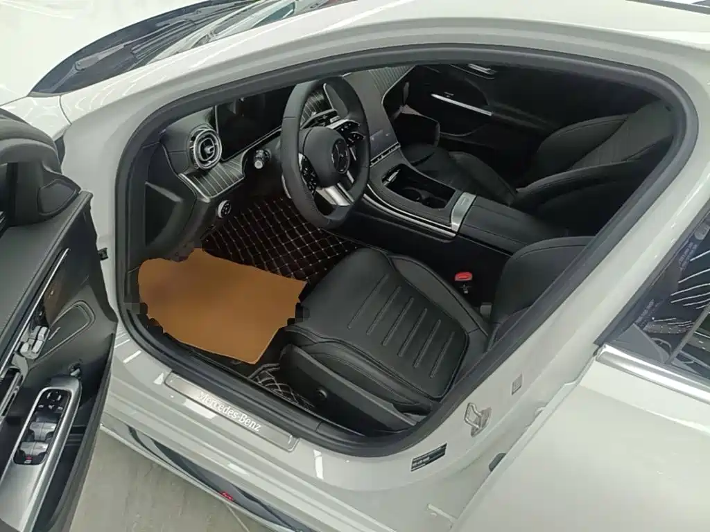 Mercedes-Benz C-Class — миниатюра 16