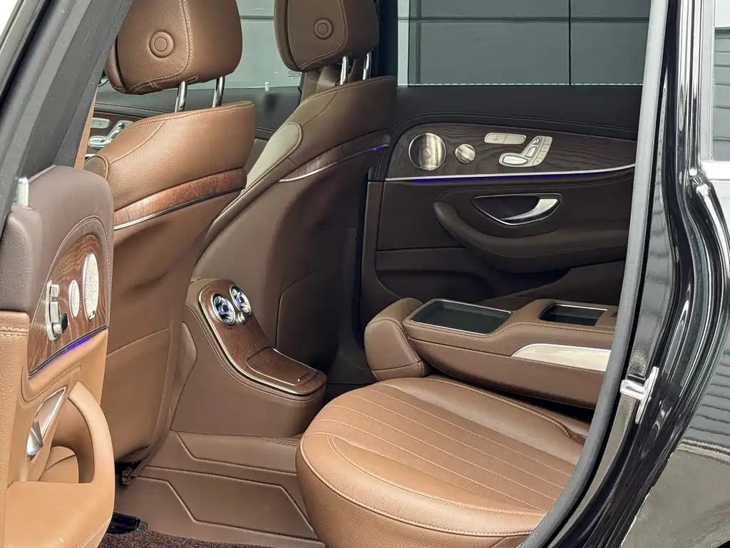 Mercedes-Benz E-Class — миниатюра 30