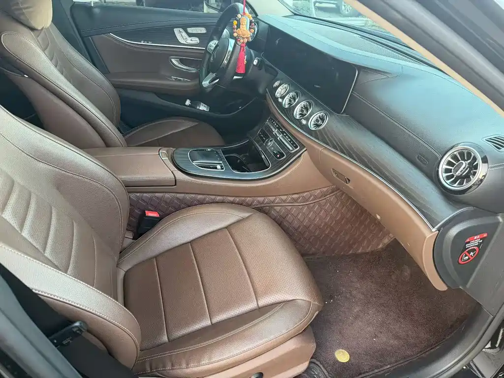 Mercedes-Benz E-Class — миниатюра 4