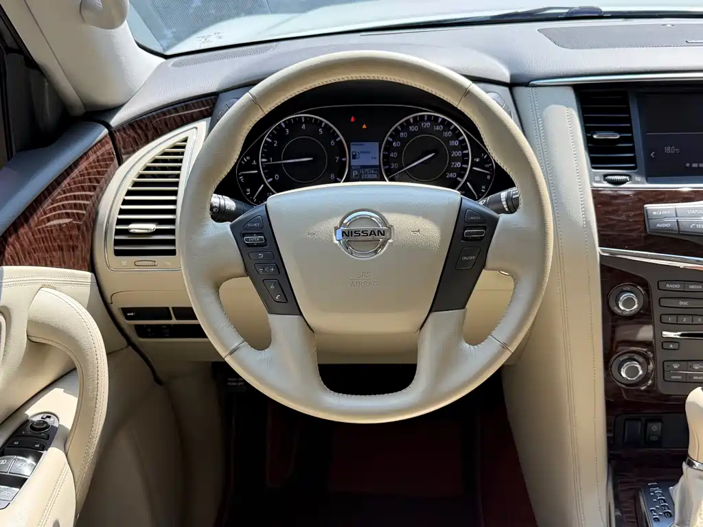 Nissan Patrol — миниатюра 17
