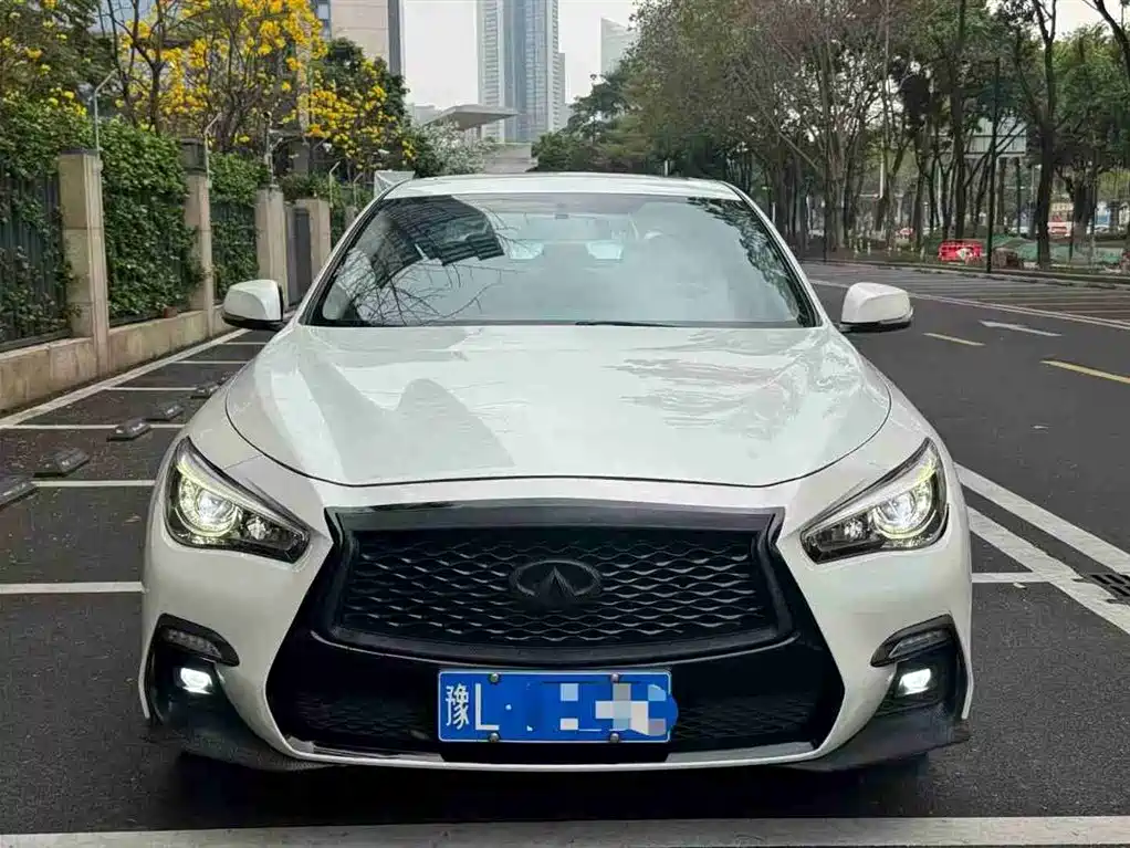 INFINITI Q50L