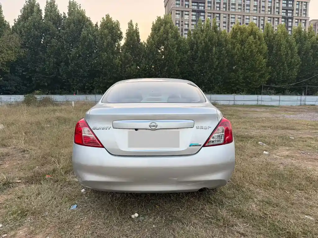 Nissan Sunny — миниатюра 7