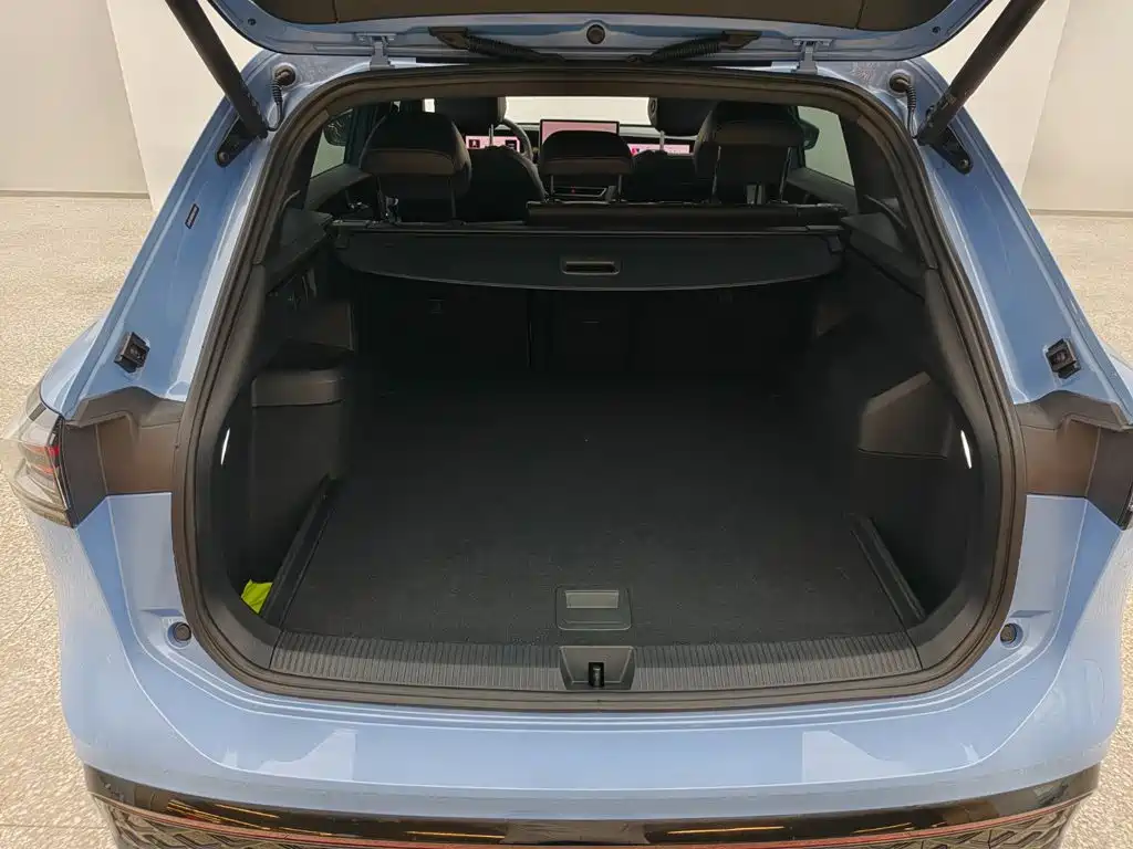 Volkswagen Tiguan L — миниатюра 10