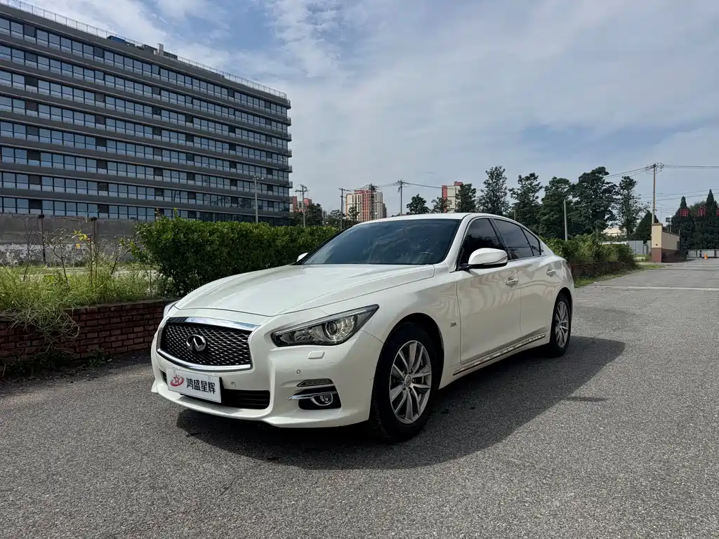 Infiniti Q50L