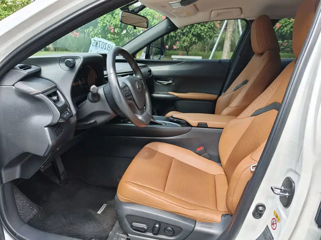 Lexus UX — миниатюра 5