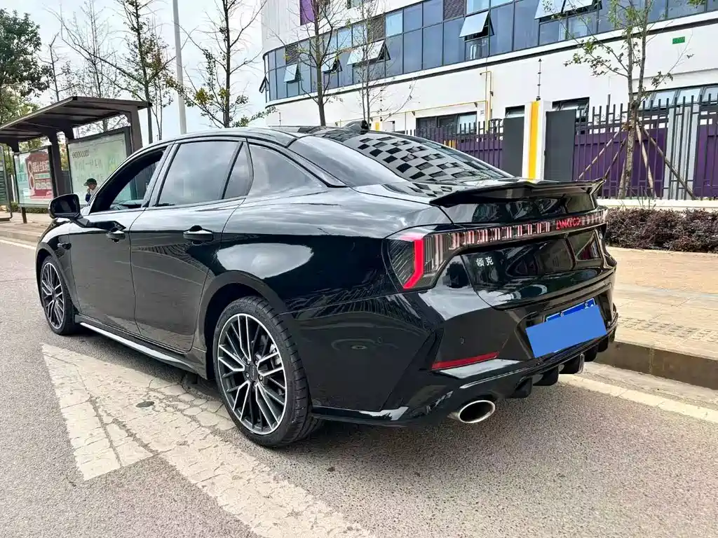 Lynk & Co 03 — миниатюра 8