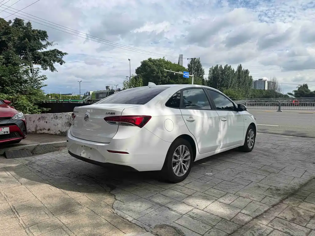 Buick Excelle — миниатюра 10