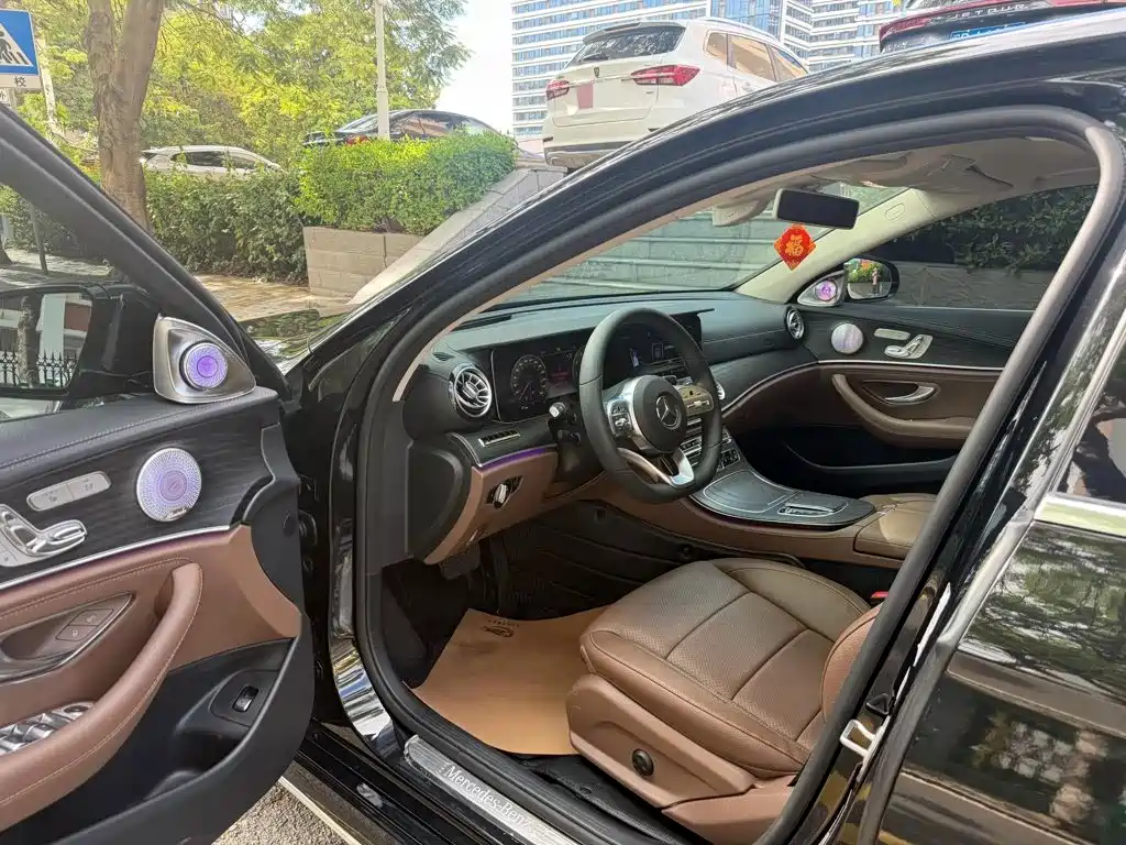 Mercedes-Benz E-Class — миниатюра 4