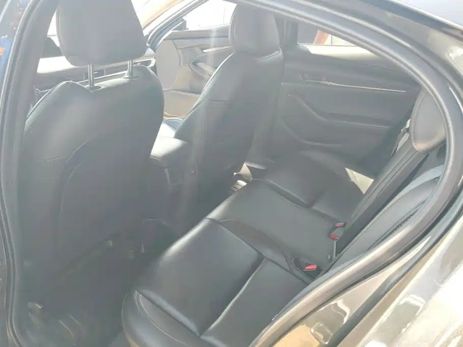Mazda 3 Axela — миниатюра 11