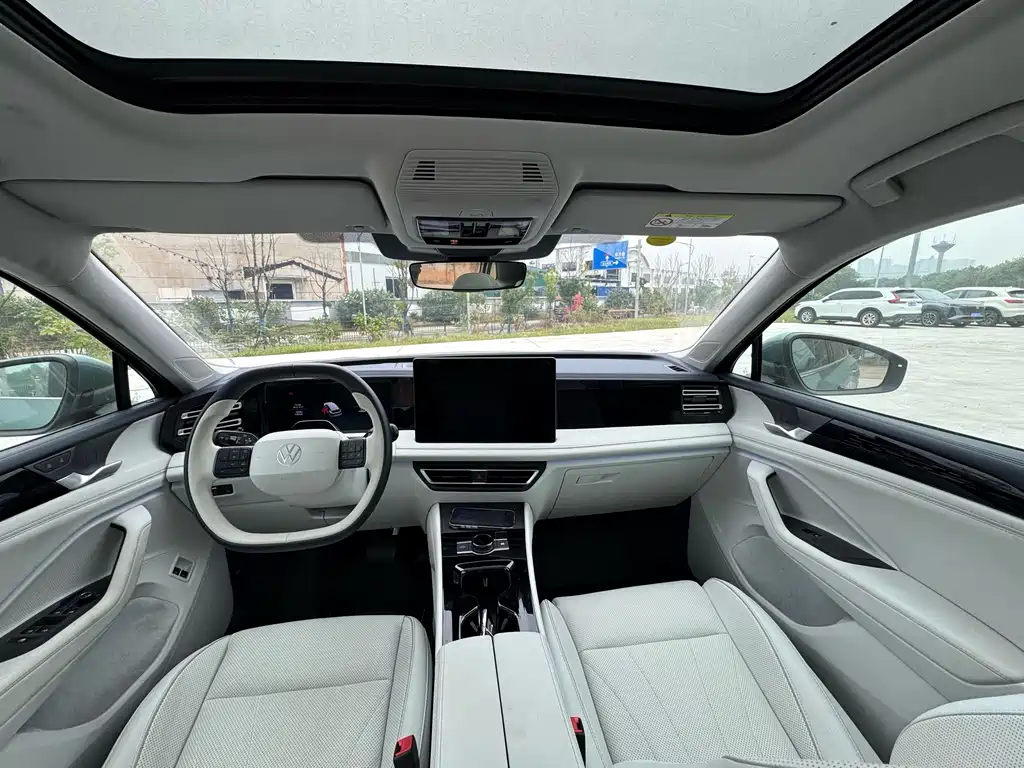 Volkswagen Tiguan L PHEV — миниатюра 7