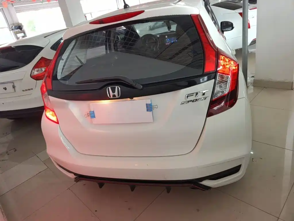 Honda Fit — миниатюра 6