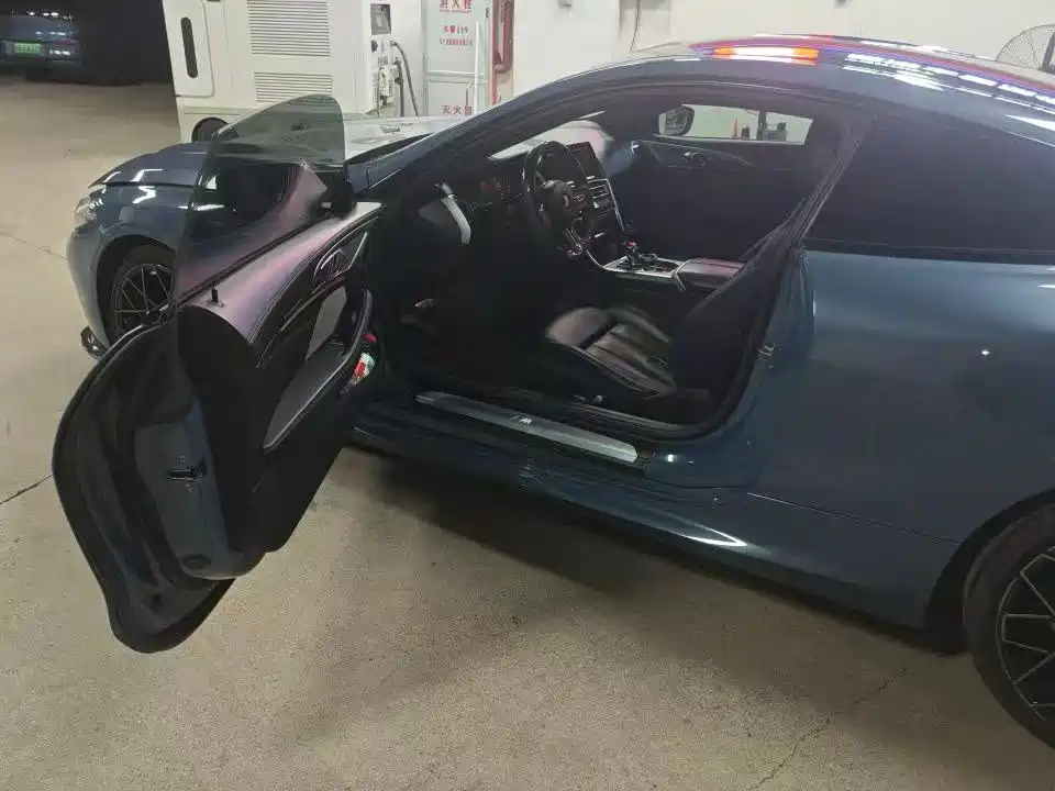 BMW 8 Series — миниатюра 4