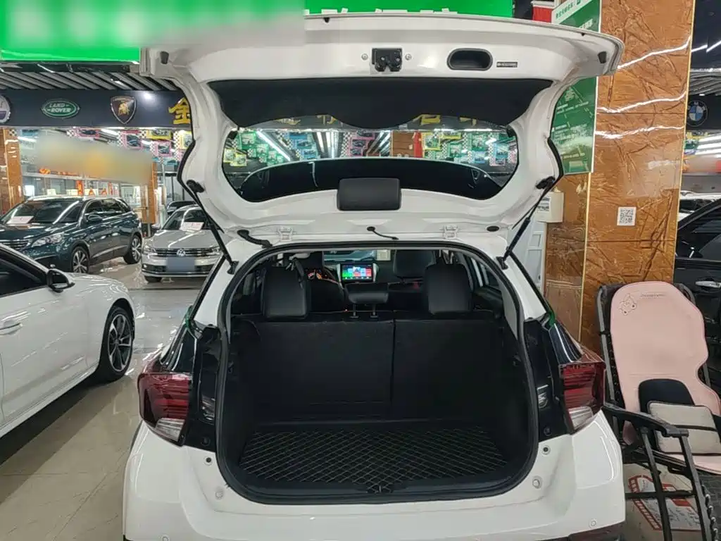 Toyota Yaris L — миниатюра 19