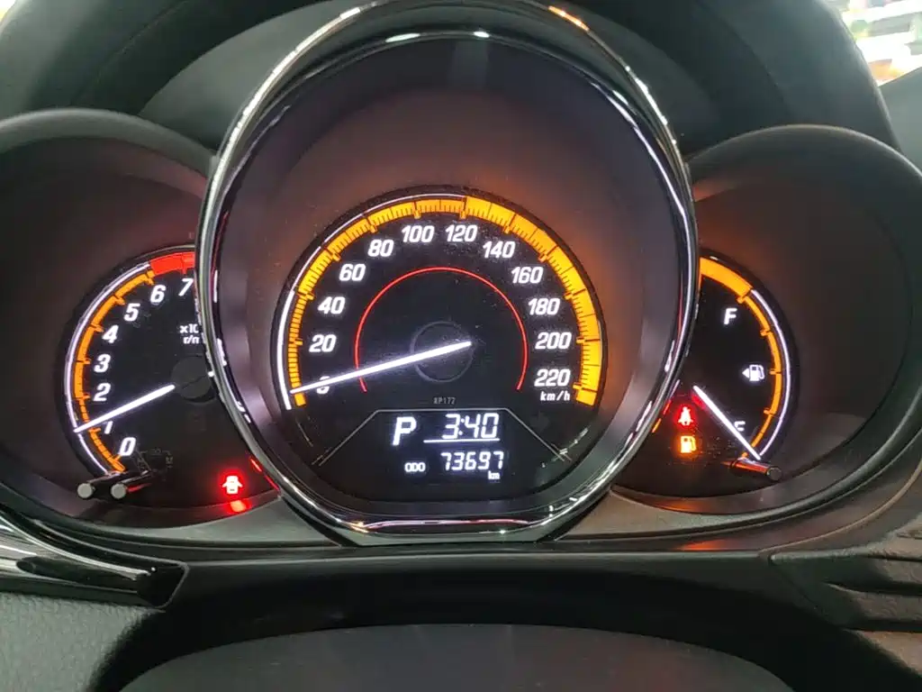 Toyota Yaris L — миниатюра 12