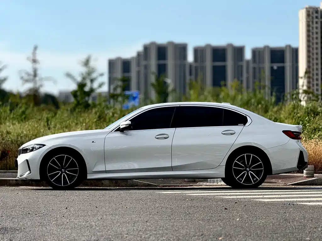 BMW 3 Series — миниатюра 3