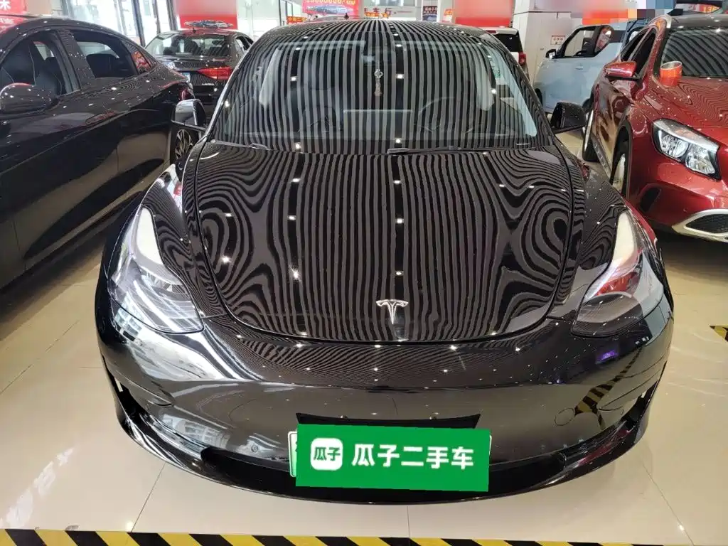 Tesla Model 3 — миниатюра 3