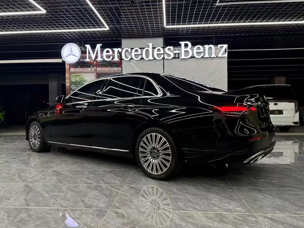 Mercedes-Benz E-Class — миниатюра 4