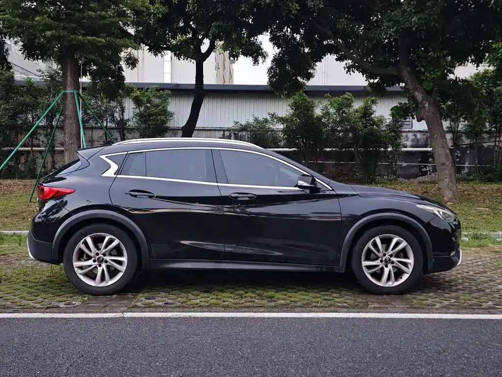 Infiniti QX30 — миниатюра 5