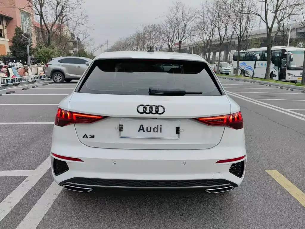 Audi A3 2022 Sportback 35 TFSI Luxury Sport