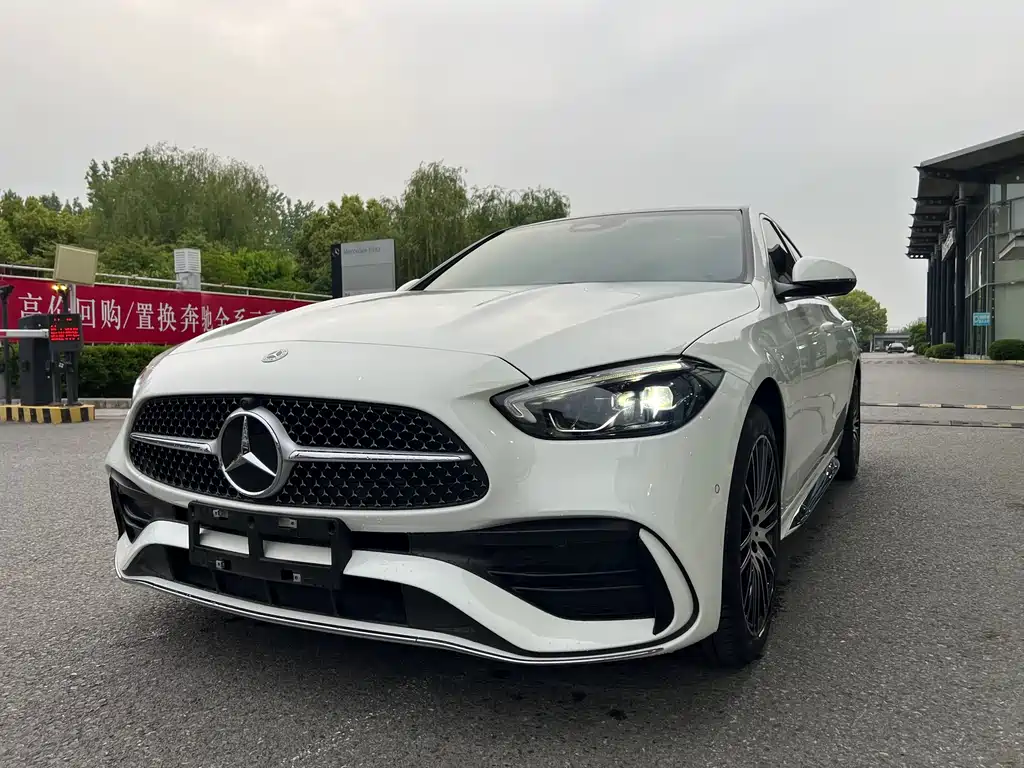Mercedes-Benz C-Class 2024