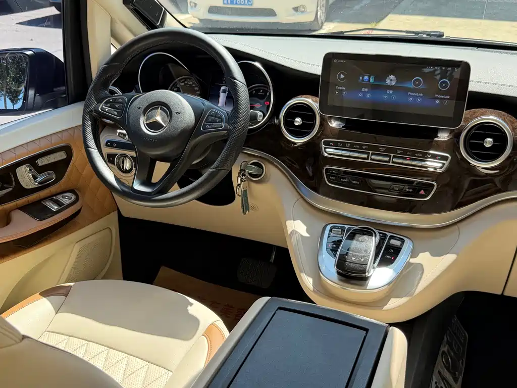 Mercedes-Benz V-Class — миниатюра 18