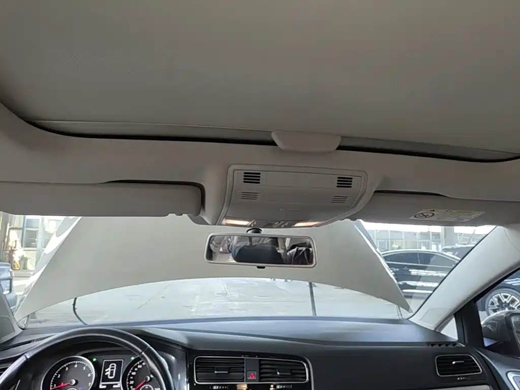 Volkswagen Golf — миниатюра 18