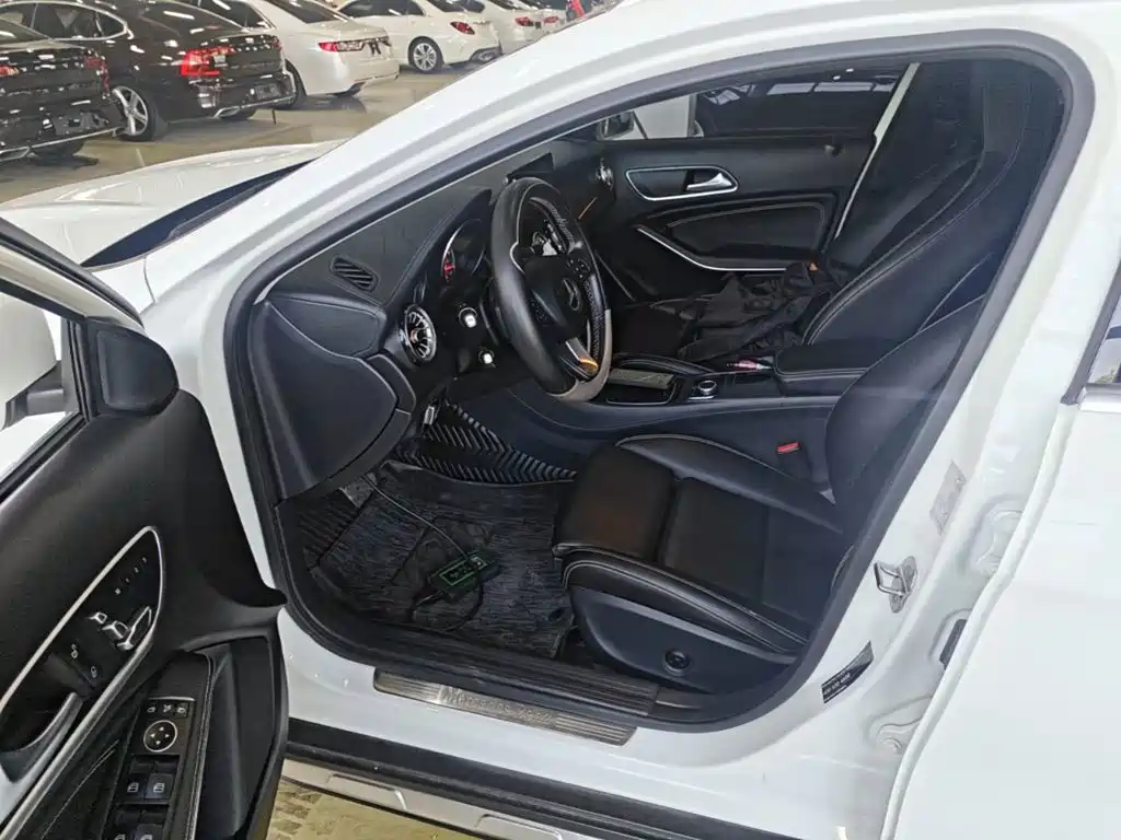 Mercedes-Benz GLA — миниатюра 16