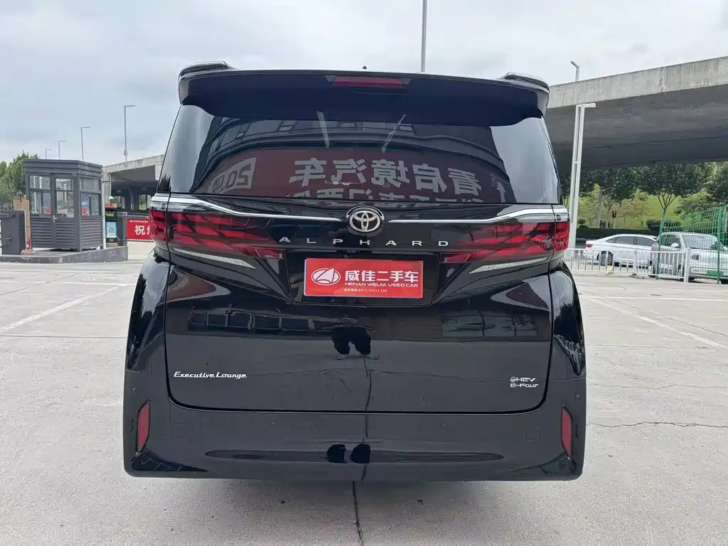 Toyota Alphard — миниатюра 7