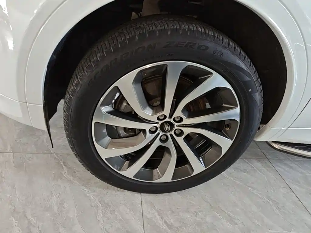 Land Rover Discovery Sport — миниатюра 23