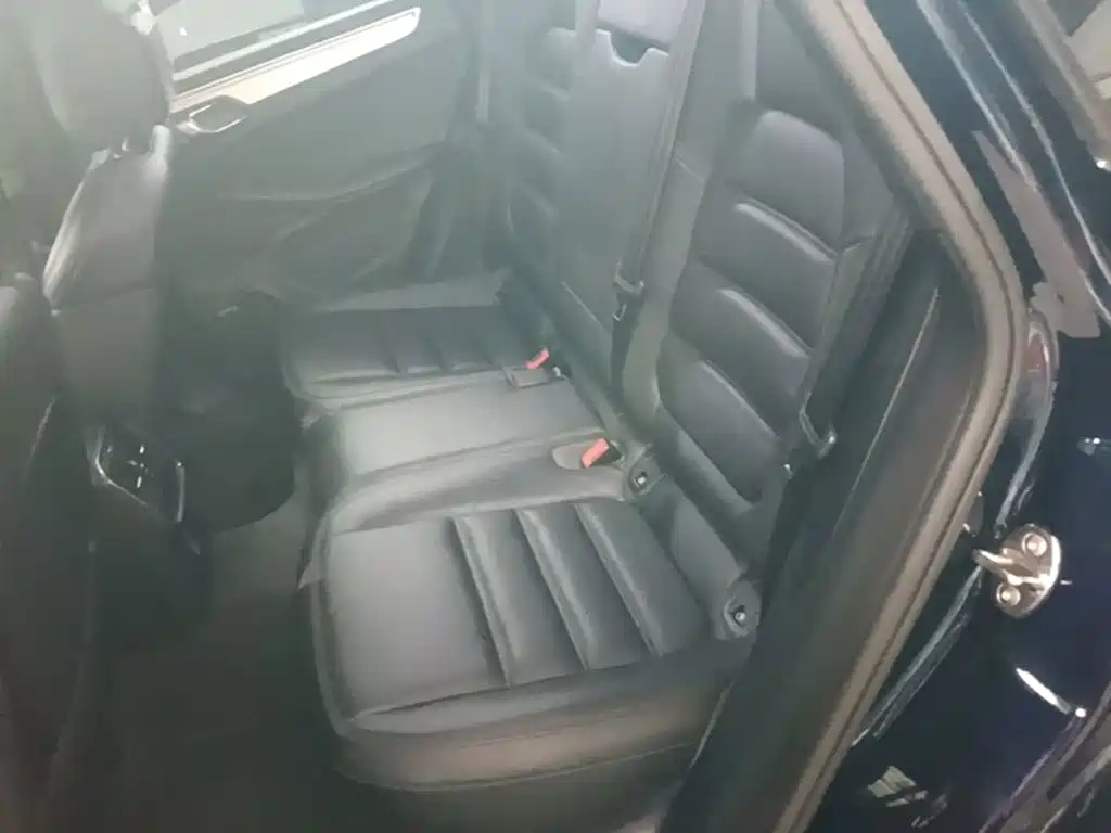 Porsche Macan — миниатюра 13