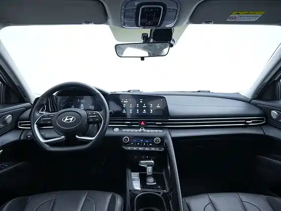 Hyundai Elantra — миниатюра 11