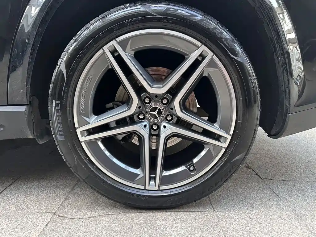 Mercedes-Benz GLS — миниатюра 8