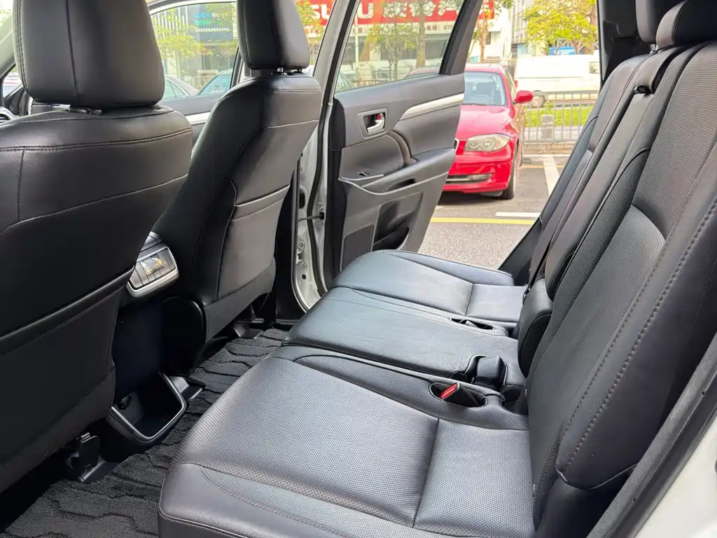 Toyota Highlander — миниатюра 5