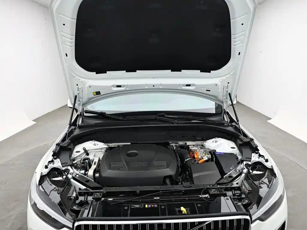 Volvo XC60 PHEV — миниатюра 16