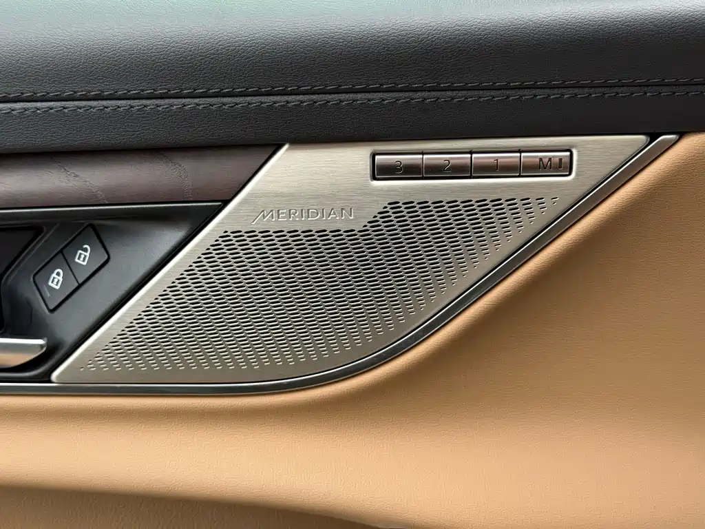 Jaguar XFL — миниатюра 10