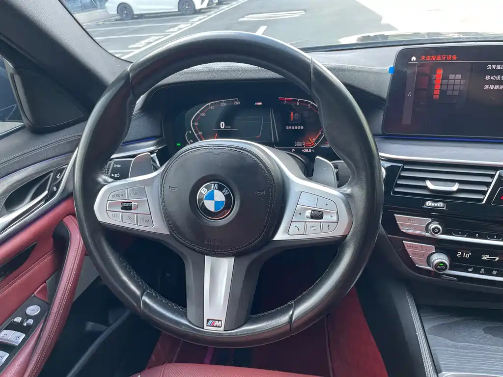 BMW 5 Series — миниатюра 10