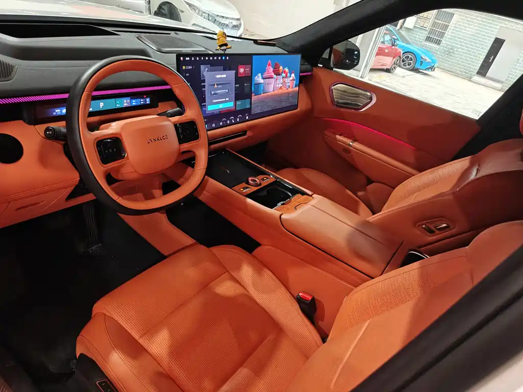 Lynk & Co 900 2025 2.0T Ultra 6 мест