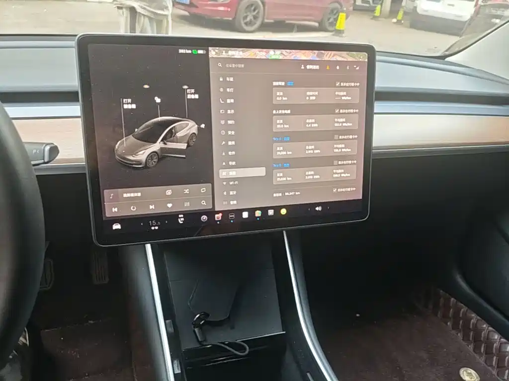 Tesla Model 3 — миниатюра 13