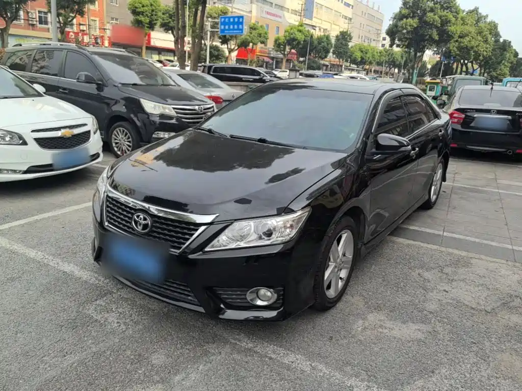 Toyota Camry — миниатюра 2