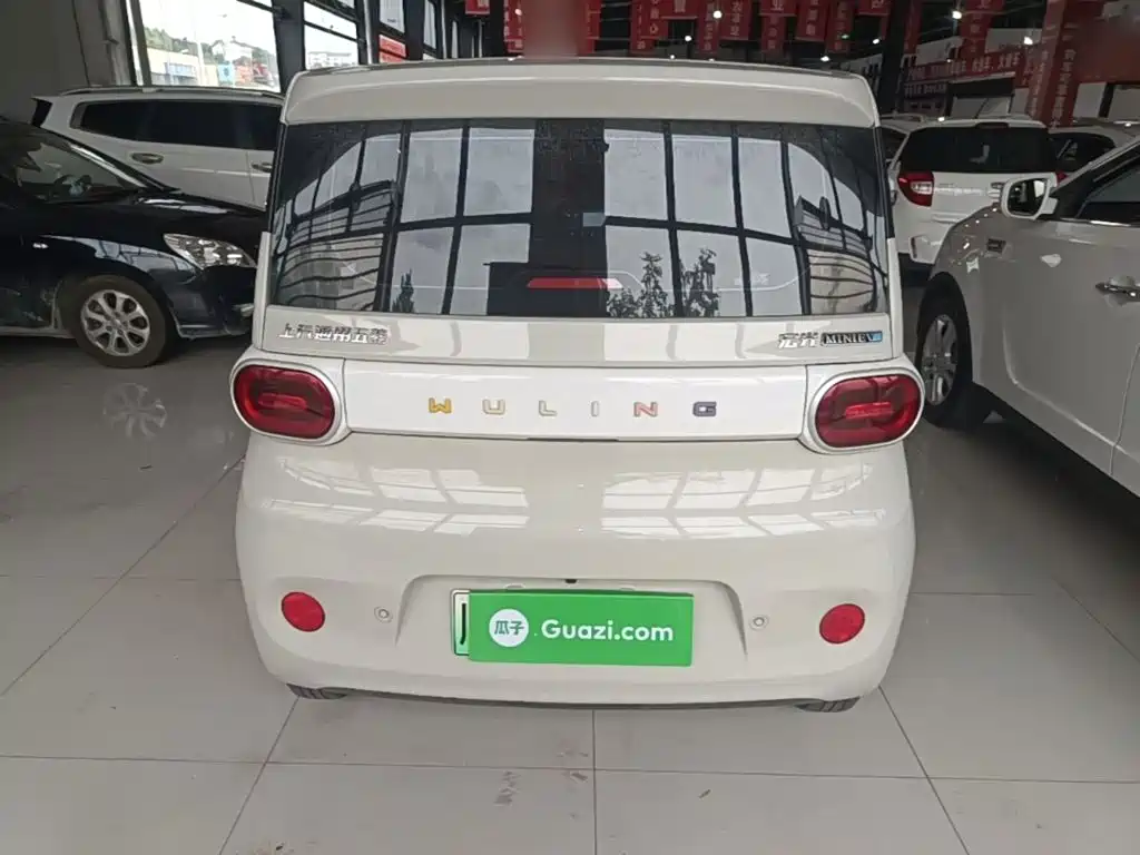 Wuling MINIEV — миниатюра 6