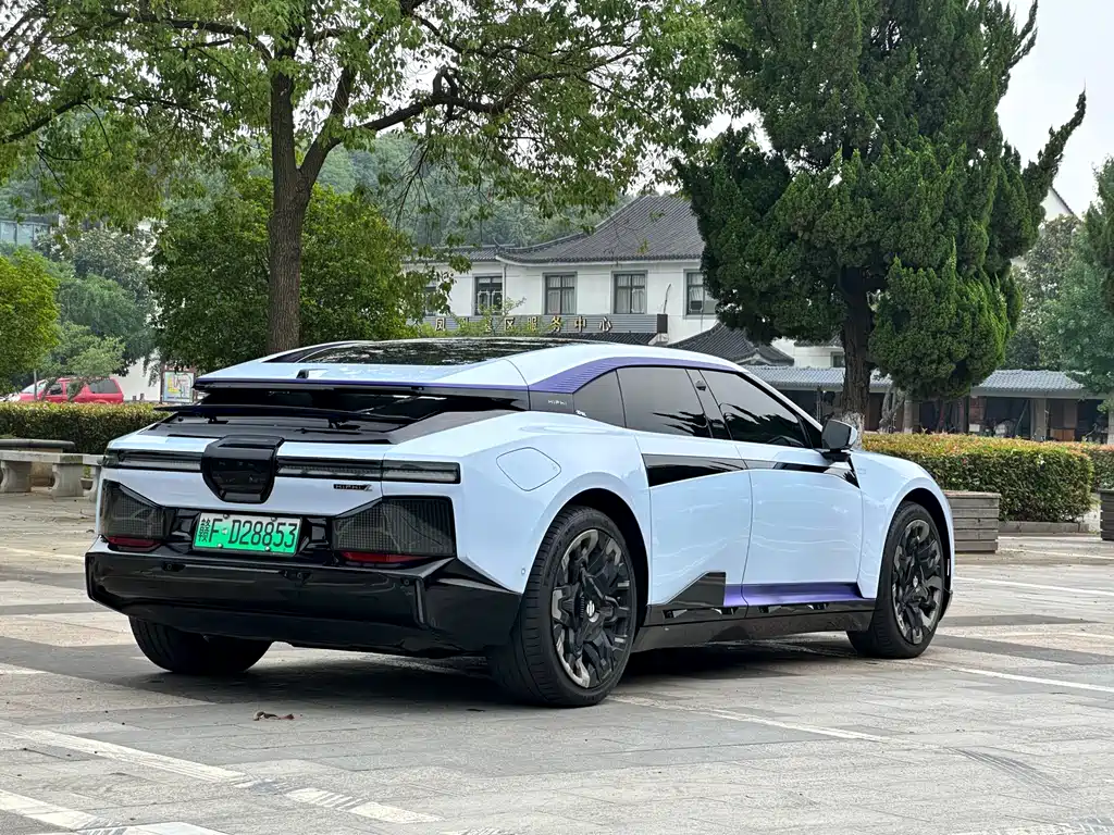 HiPhi HiPhi Z 2023 мест