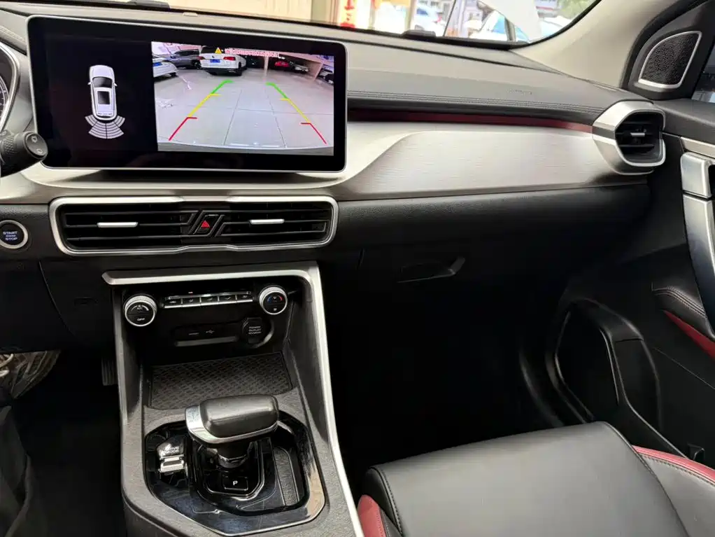 Geely Binyue — миниатюра 12