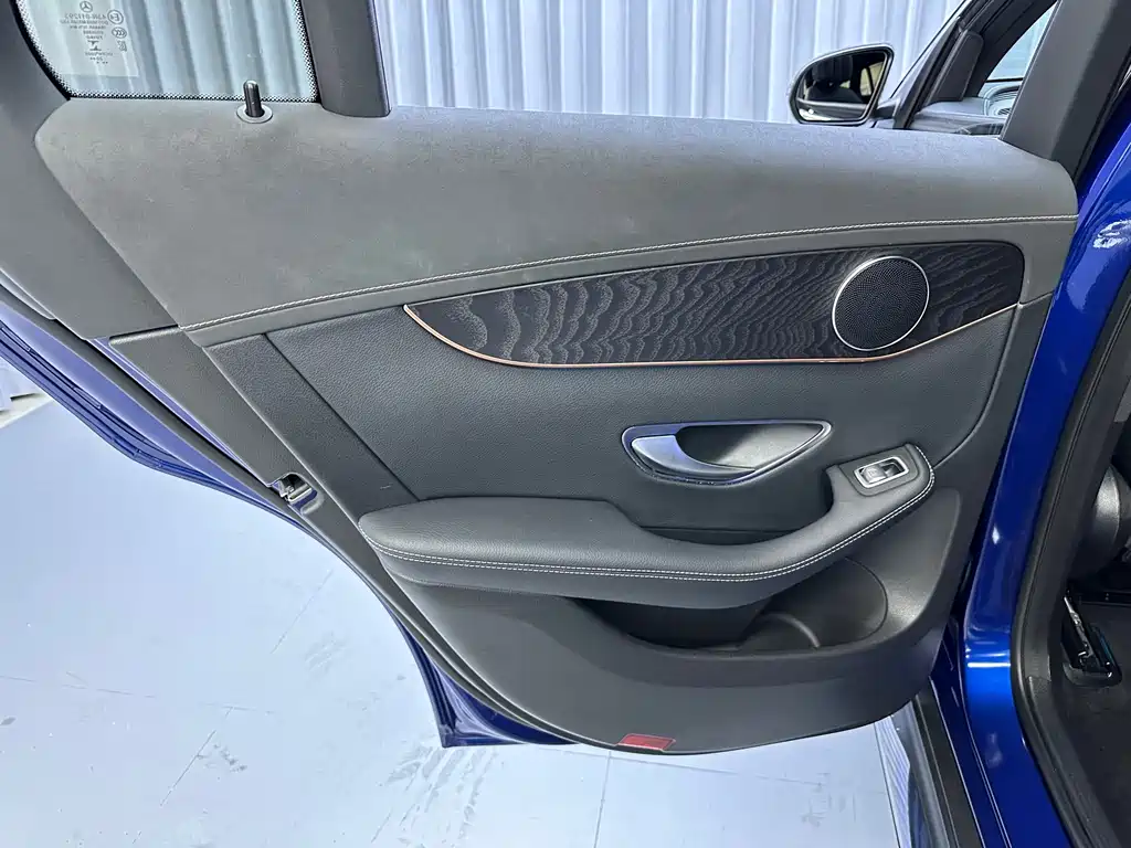 Mercedes-Benz EQC — миниатюра 20