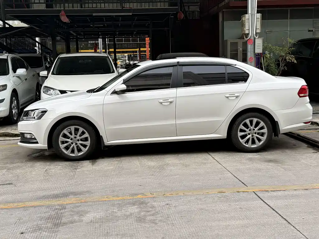 Volkswagen Lavida — миниатюра 3