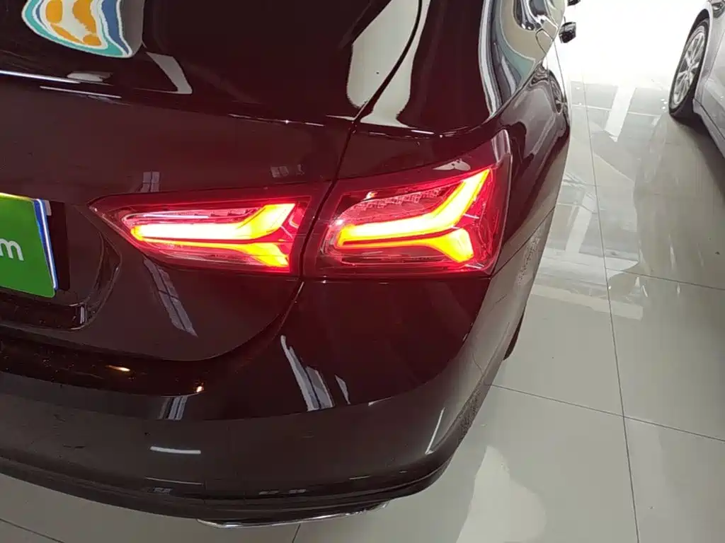 Chevrolet Malibu XL — миниатюра 8