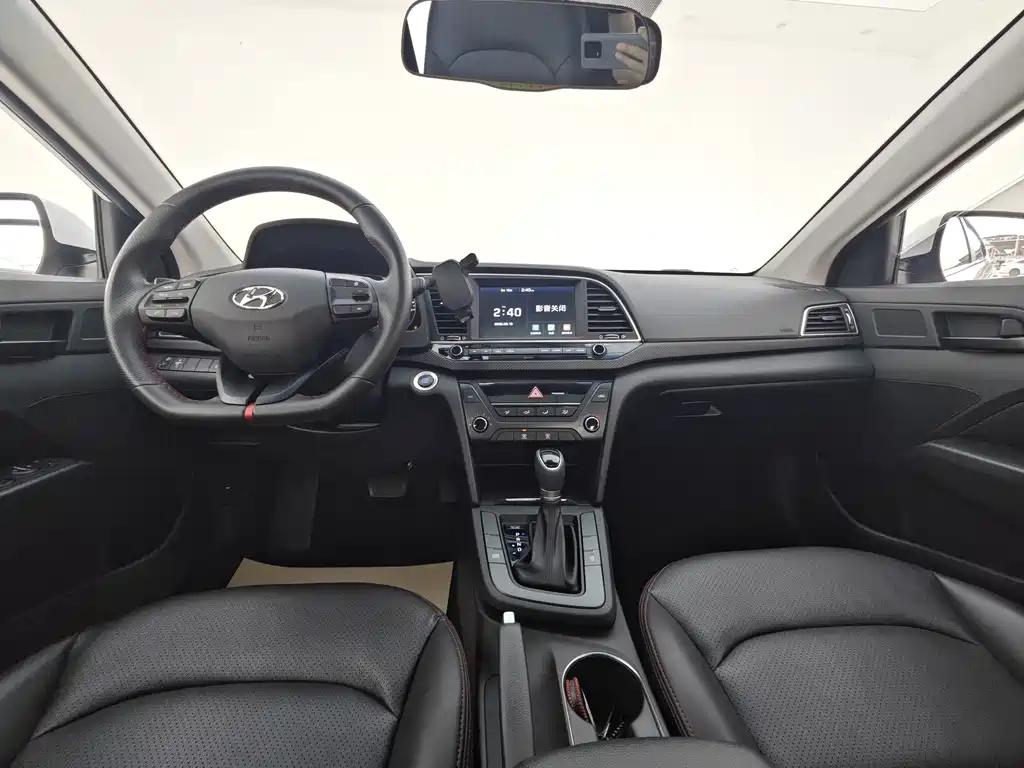 Hyundai Elantra — миниатюра 22